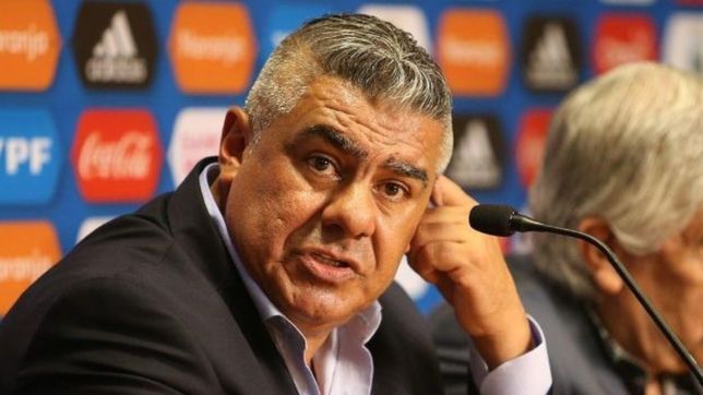 la superliga invito al chiqui tapia a ver a boca y gimnasia en el bosque