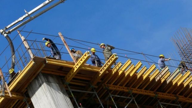 operarios y cuentapropistas lanzaron una campana por la reactivacion de las obras