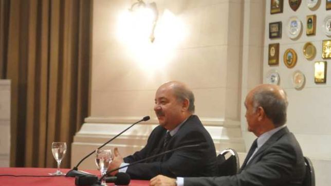 el presidente del la unlp fernando tauber presento su libro sobre la reforma universitaria