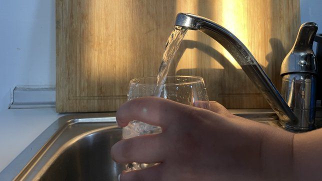 ¿que se detecto en el agua del barrio de la plata donde hubo intoxicados?