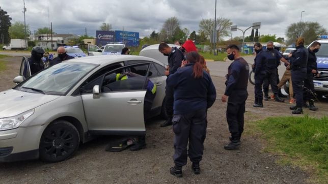 echaron a un policia de la ddi por asaltar y extorsionar a un ciclista en la plata