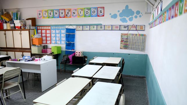 el paro se sintio con fuerza en la plata y los docentes hablan de alto acatamiento