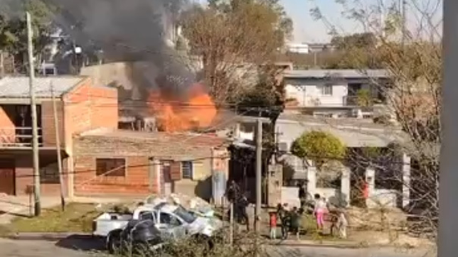 una familia de ensenada se intoxico tras incendiarse su casa y todos terminaron en el hospital