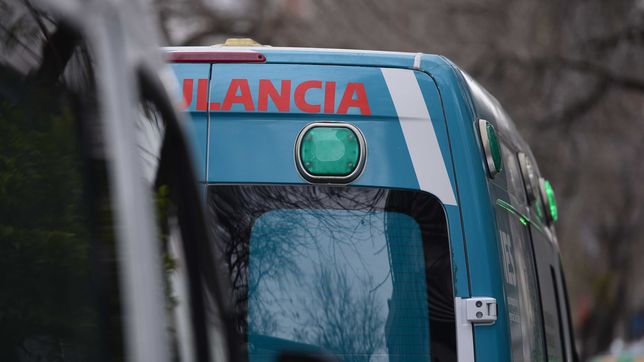 un motociclista despisto en una rotonda de acceso a berisso y murio en el hospital