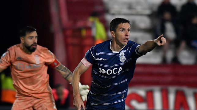 nacho fernandez se emociono al recordar a diego maradona tras la victoria de gimnasia