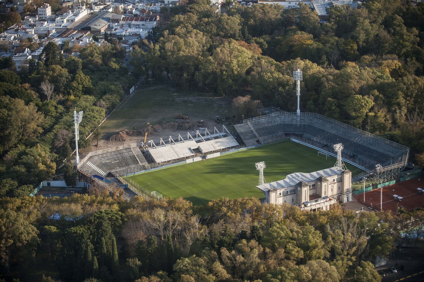 Estadio Gimnasia Juan Carmelo Zerillo (1).JPG