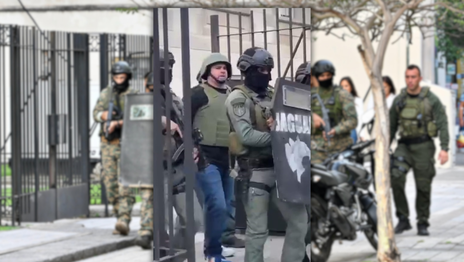 Tobar sale de Tribunales.png