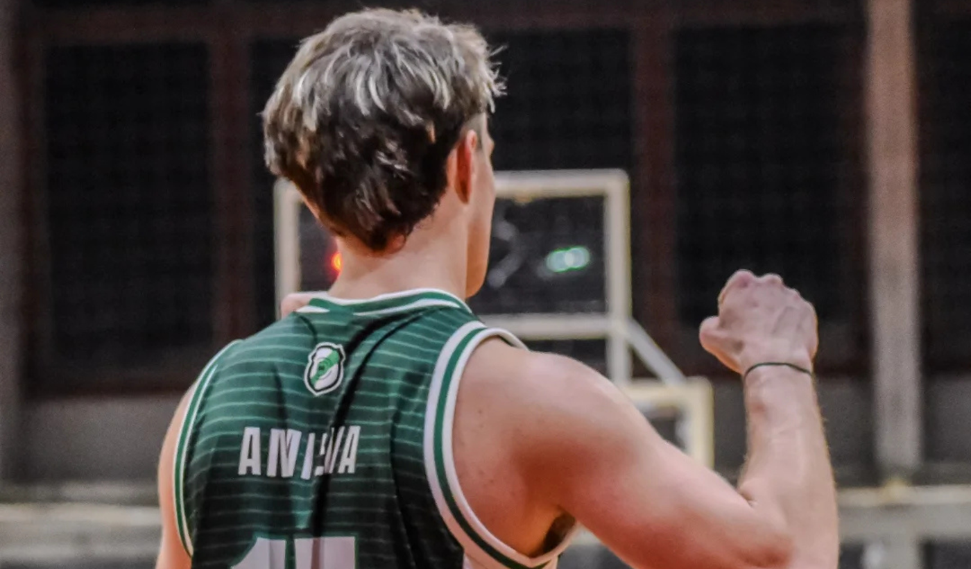 Basquetbolista acusado de grooming portada