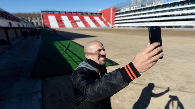 estudiantes comenzo con la colocacion del playmaster en la cancha de 1 y 57