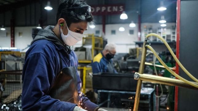 el gobierno devuelve 40.000 planes sociales dados de baja por incompatibilidad