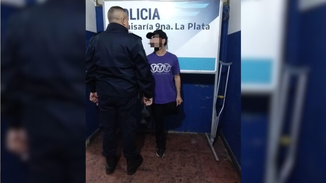 detuvieron al ladron de una sola pierna que tenia en jaque a un barrio de la plata