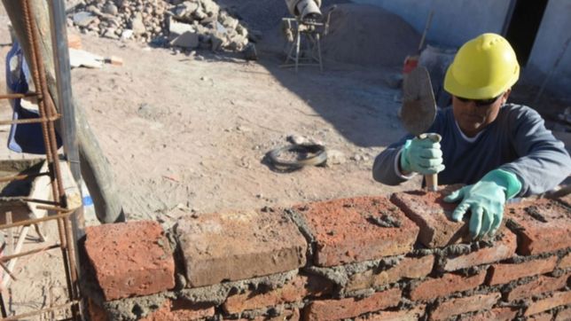 ferraresi entrego creditos hipotecarios del procrear ii en la plata y la region