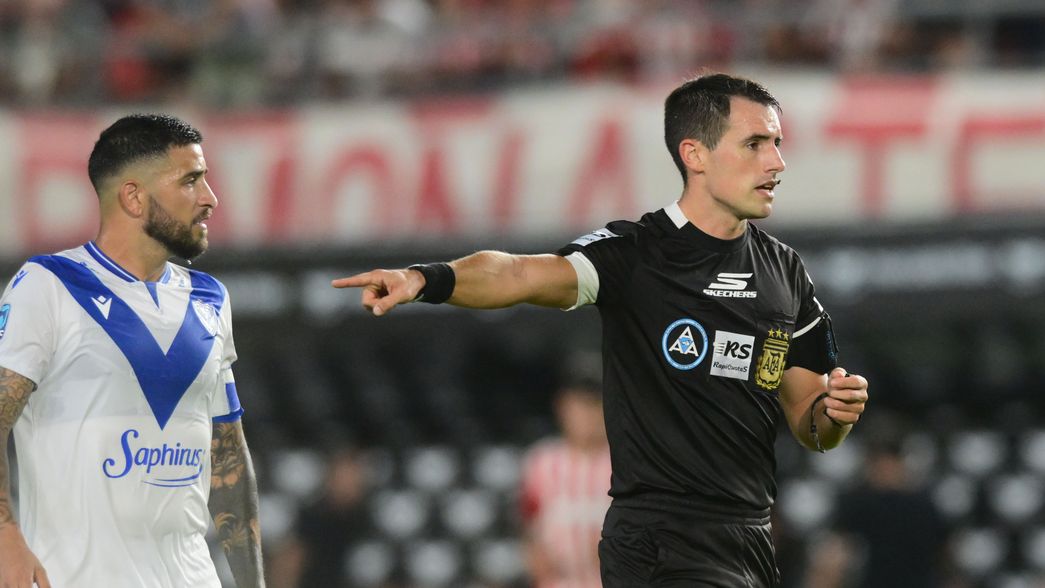 Beligoy, el árbitro de Estudiantes vs. Racing con saldo a favor para el Pincha