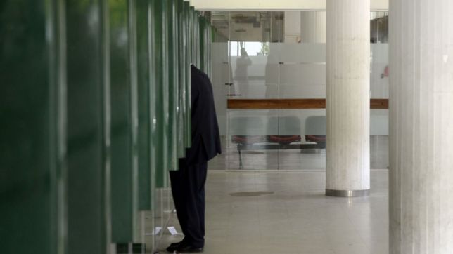 ¿hasta que hora abriran los bancos por el feriado nacional para recibir a la seleccion?