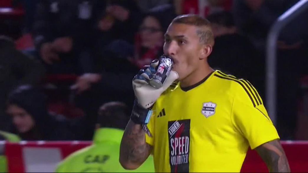 La surrealista imagen en pleno partido de Estudiantes, que sorprendió a todos