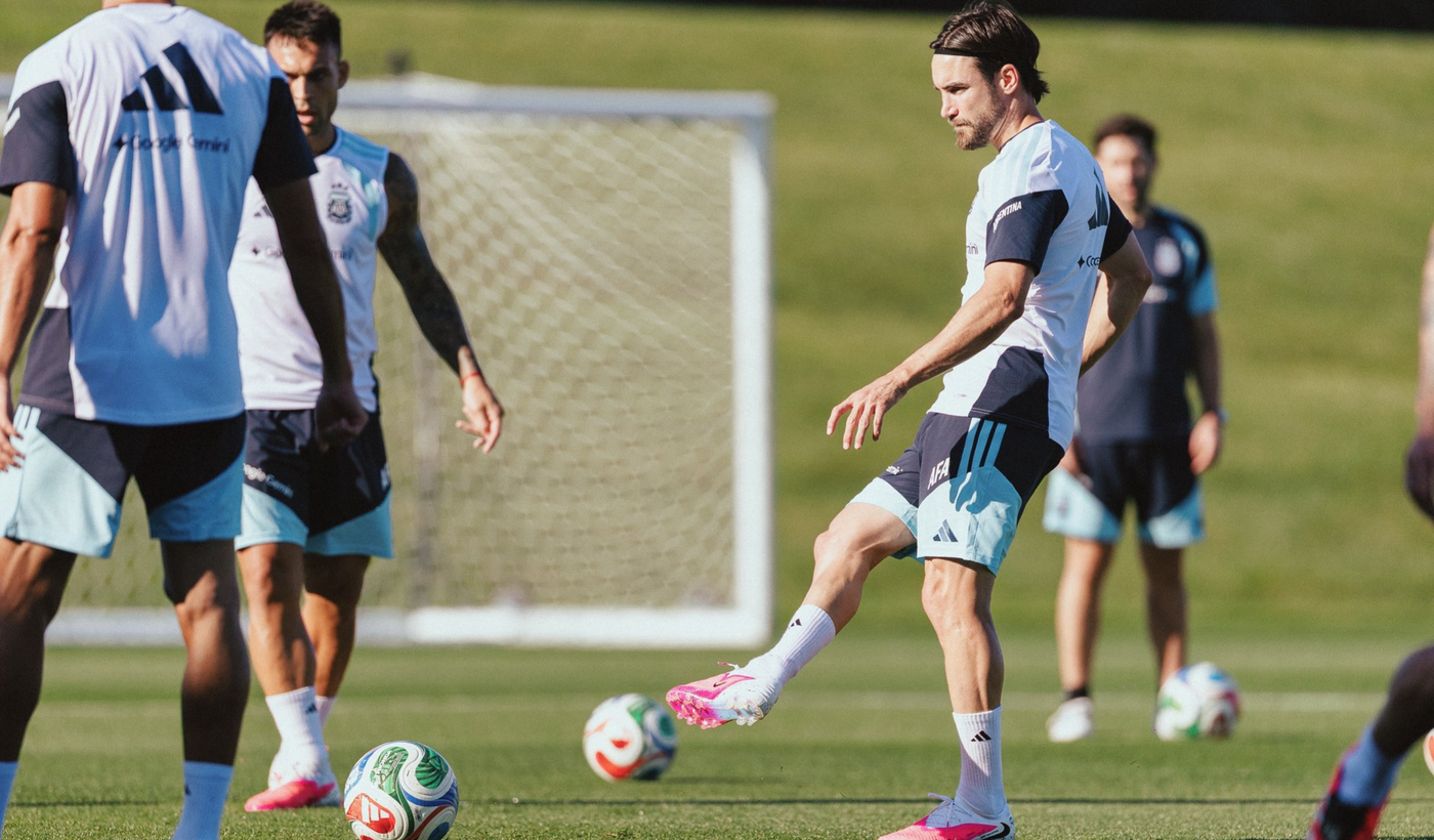 Nicolás Tagliafico retomó los entrenamientos con la Selección argentina.