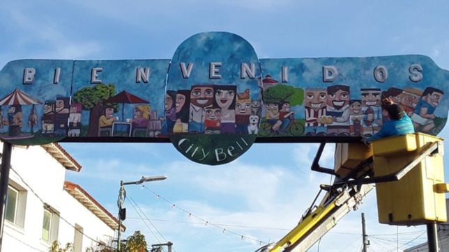 enojo y polemica entre los vecinos por el nuevo arco en el acceso a city bell