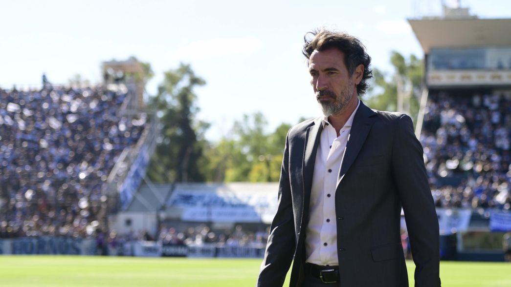 Domínguez cambió su historia en el clásico platense y quiere seguir festejando