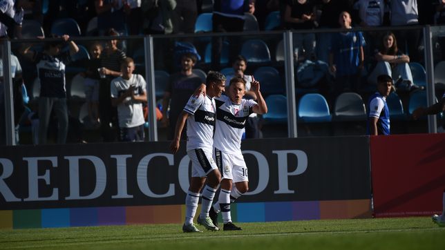 un companero lo elogio, la liga lo eligio como el jugador de la fecha y fue tendencia en gimnasia