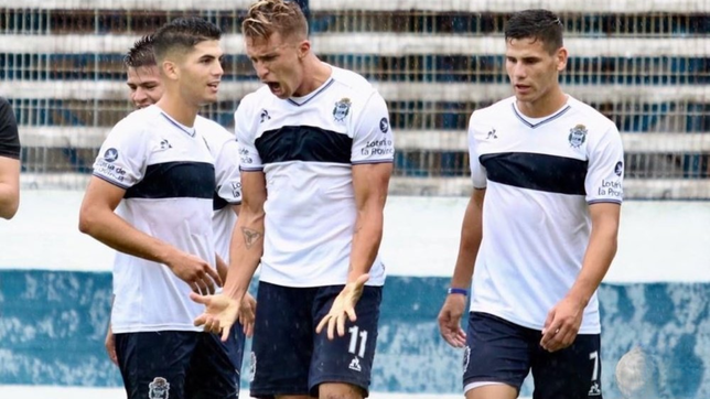 el jugador que sumo menos de 45 minutos en gimnasia y anuncio su vuelta del retiro