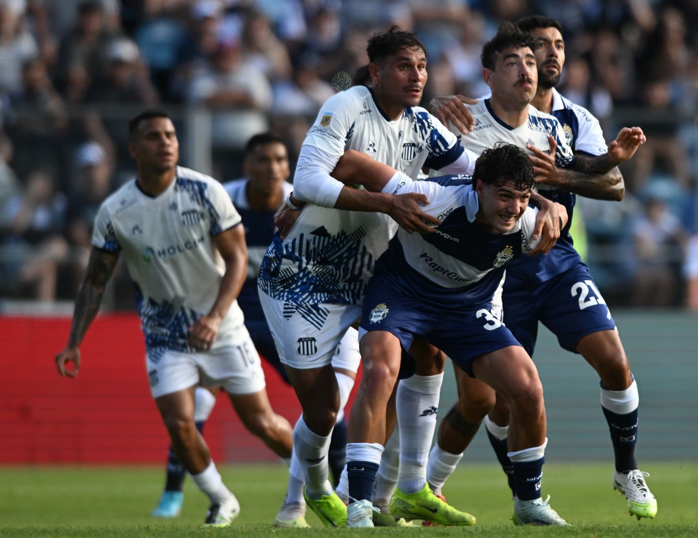 Alejandro Orfila perdió siete partidos como entrenador de Gimnasia