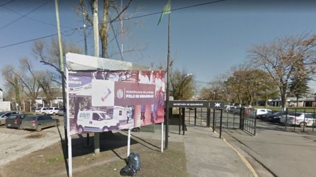 conmocion en la plata por un policia que intento quitarse la vida en el polo de seguridad