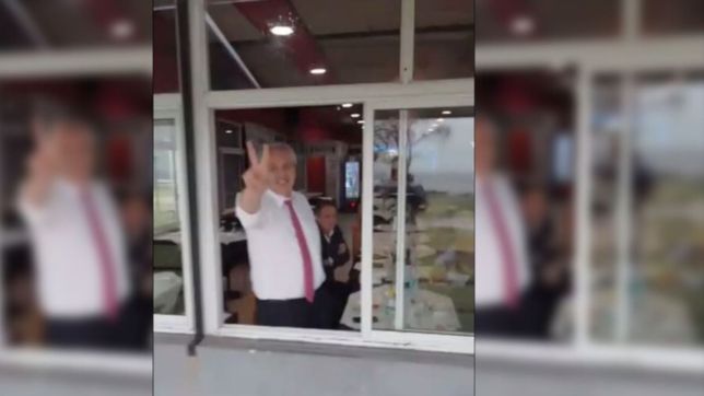 un hombre del pata medina se cruzo al presidente y le pidio ayuda: nos cagaron a palos