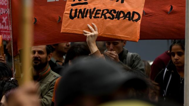 los gremios universitarios rechazaron la oferta salarial, ratificaron el paro y haran una gran marcha