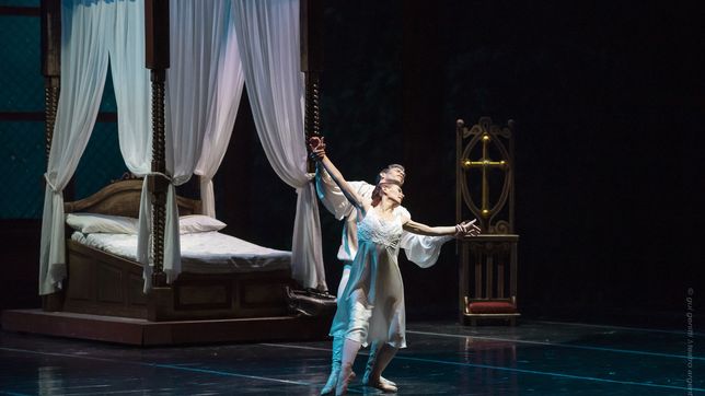 el teatro argentino presenta el ballet romeo y julieta a beneficio del hospital san roque