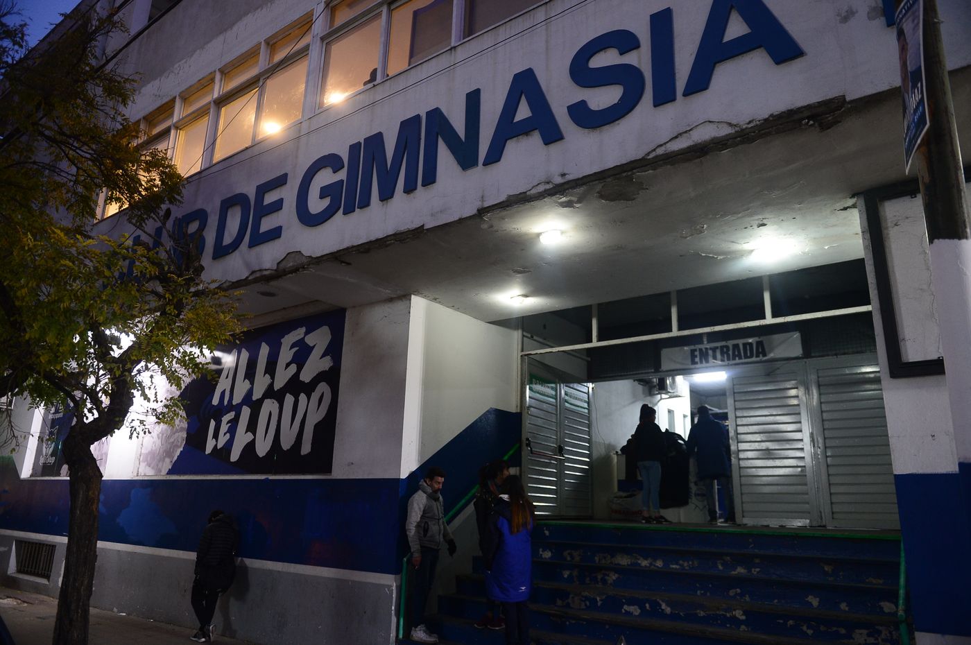 Gimnasia abrigo frio invierno.JPG