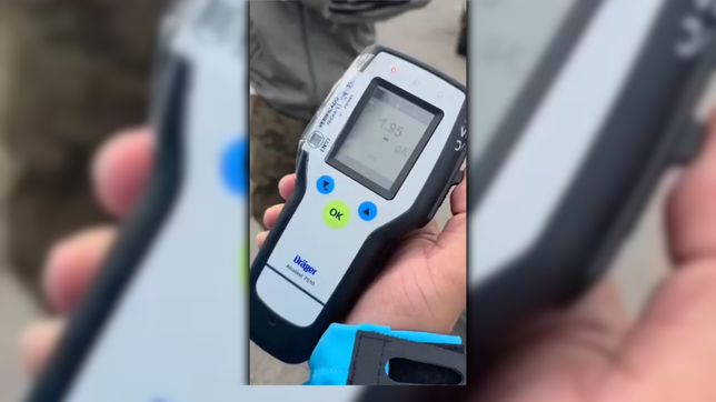 un conductor borracho en la autopista 1,95 en el control de alcoholemia