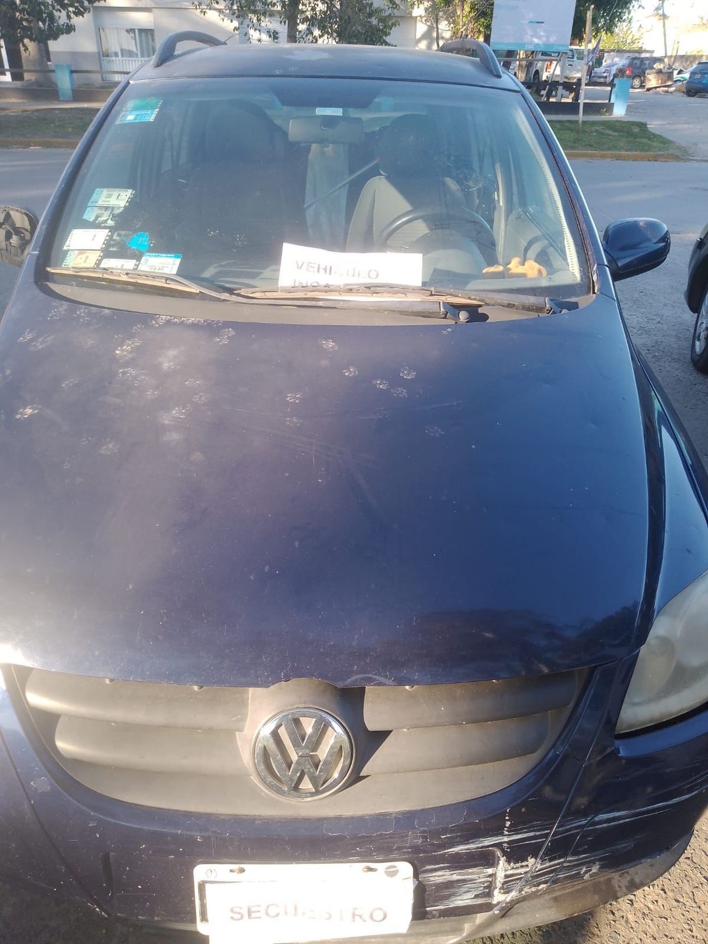 Tanto la víctima como el denunciado tienen domicilio en Berisso. Tanto la víctima como el denunciado tienen domicilio en Berisso.