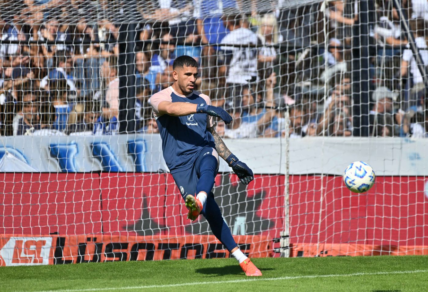 Nelson Insfrán seguirá siendo el arquero titular de Gimnasia. Nelson Insfrán seguirá siendo el arquero titular de Gimnasia.