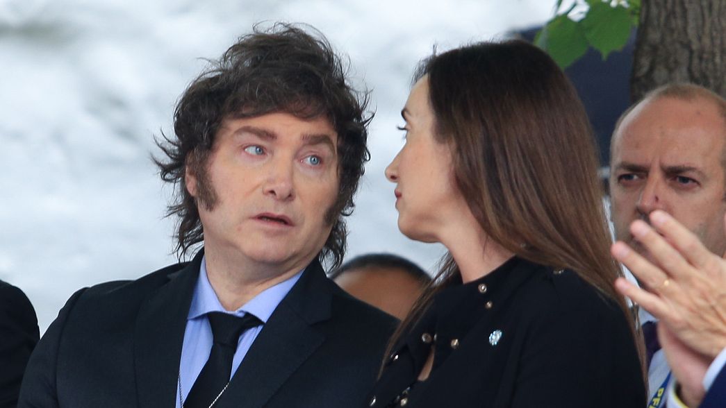 Victoria Villarruel dijo que cobra chirolas y Javier Milei le respondió que vive en un micromundo