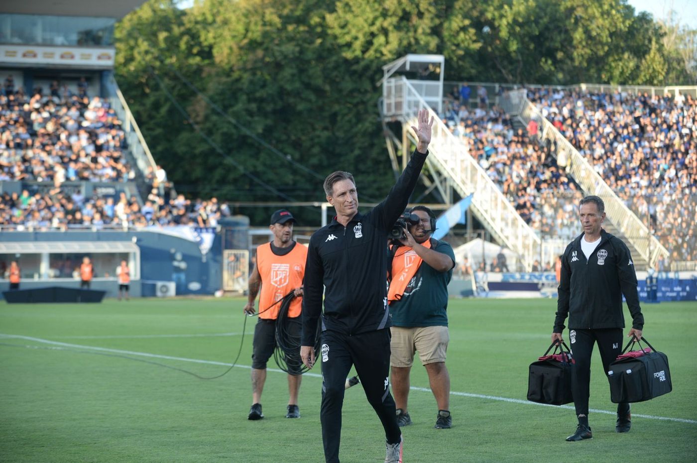 Gimnasia Huracán Sava Saludo.jpg