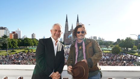 Johnny Depp cerró su paso por Argentina con una visita histórica en La Plata Johnny Depp cerró su paso por Argentina con una visita histórica en La Plata