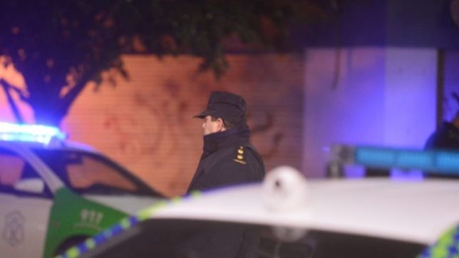 brutal entradera y robo con armas a una familia de la plata