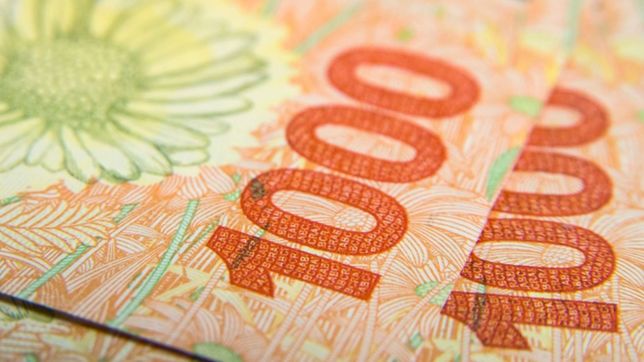 video: los consejos del banco central y la policia para detectar billetes falsos de $1.000