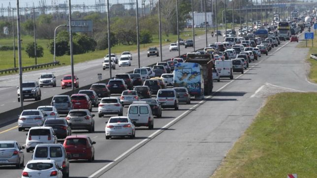 mas de 2.000 autos circulan por hora hacia la costa atlantica