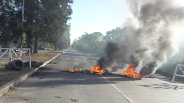 vecinos de berisso cortaron accesos claves a la plata para reclamar por la falta de agua