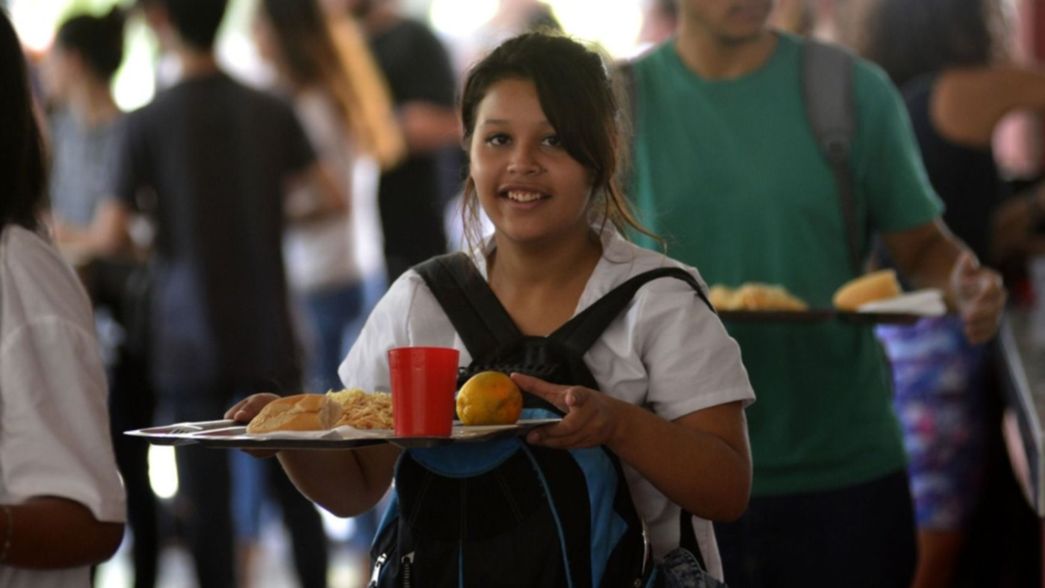 Albergue, comedor, bicis y más: abrió la inscripción a las becas de la UNLP