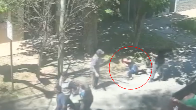 cuatro albaniles molieron a golpes a un vecino de la plata que se quejo por ruidos molestos en una obra