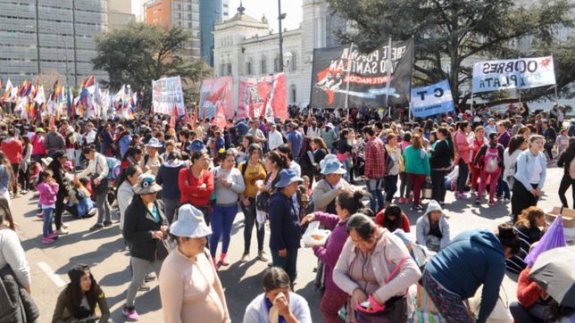 una denuncia por extorsion tensa la relacion de la comuna con las organizaciones sociales