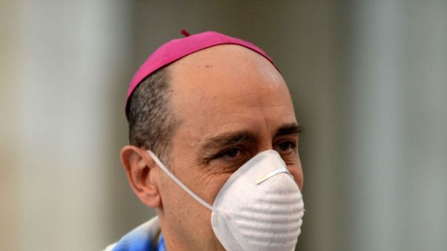 asi se desarrollaran las misas y los bautismos en la plata