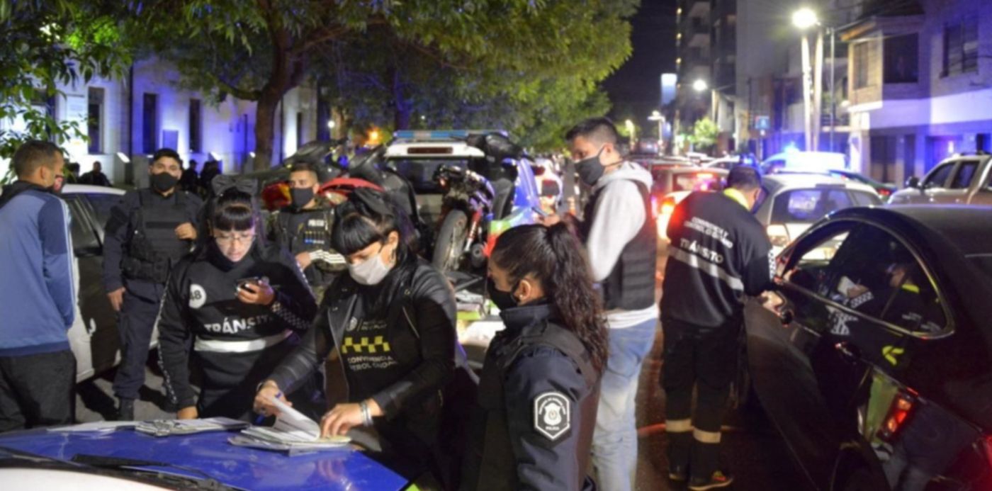 plaza malvinas fiesta clandestina