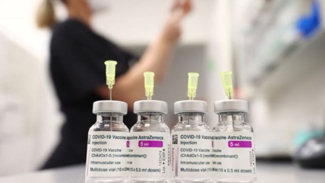 descubren la posible razon de las trombosis causadas por la vacuna de astrazeneca