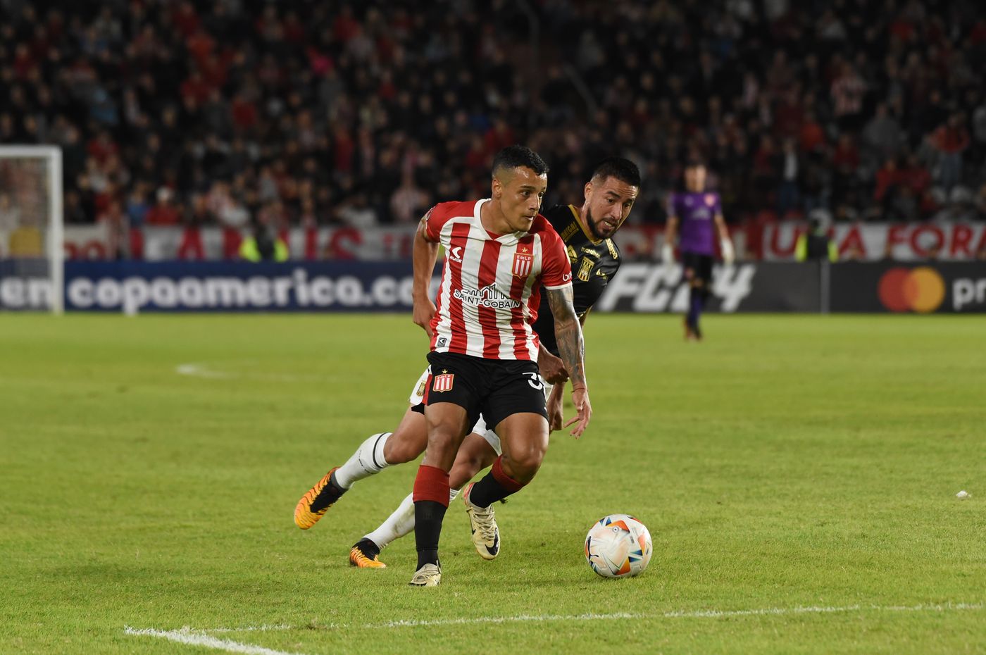 Estudiantes The Srongest Palacios.JPG