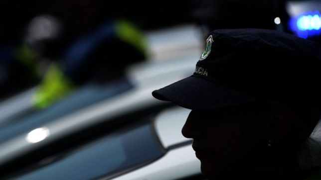 pacto un encuentro con una nena de 12 anos, la familia de la pequena lo engano y lo ataco