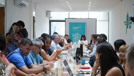 Los gremios estatales también rechazaron la suba del 1,5% ofertada por Provincia y pidieron un extra por 2025 Los gremios estatales también rechazaron la suba del 1,5% ofertada por Provincia y pidieron un extra por 2025