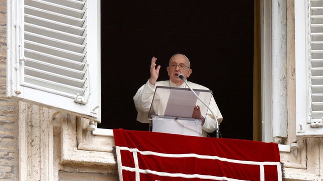 el papa francisco llamo al dialogo y la paz tras el ataque de iran a israel